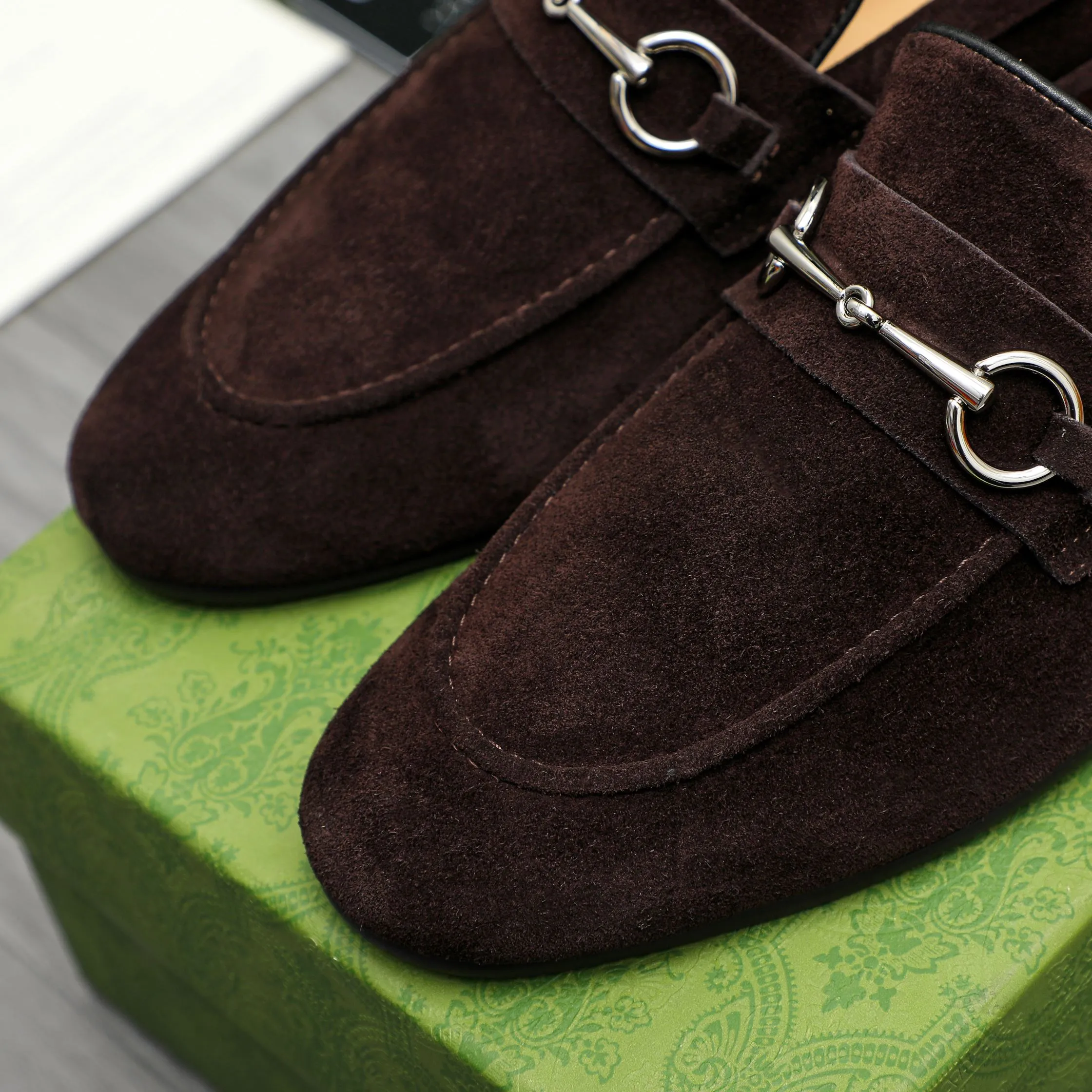 Men's shoes 💰p400 Product trademark: GUCCI "Gucci" business casual leather shoes Regular size: 38-46 (38.45.46 custom-made, non-returnable) Product materials: Selected suede cowhide upper, cowhide lining, original rubber outsole